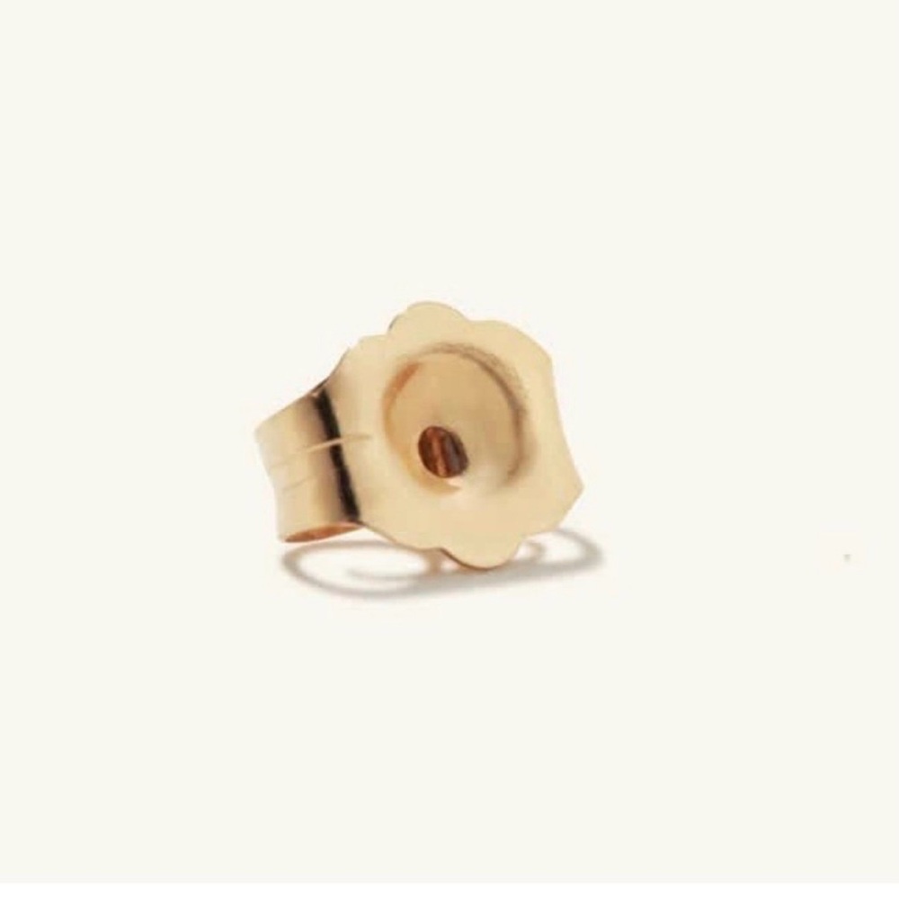 Mejuri Single Tiny Diamond Stud - Picture 4 of 16
